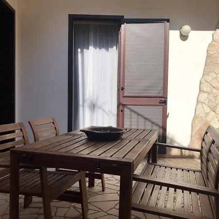 Odegos Mono & Trilo Bed & Breakfast