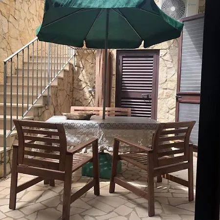 Odegos Mono & Trilo Bed & Breakfast Torre dell'Orso