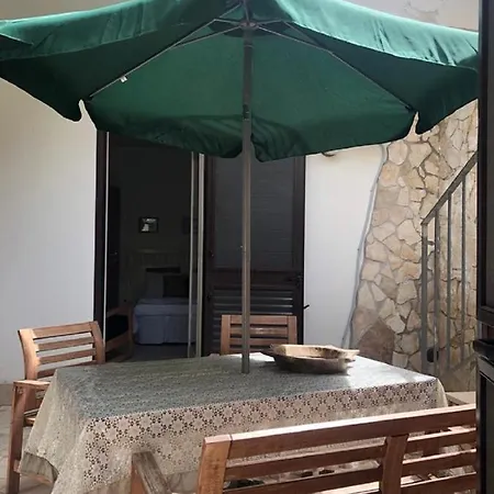 Odegos Mono & Trilo B&B 3*