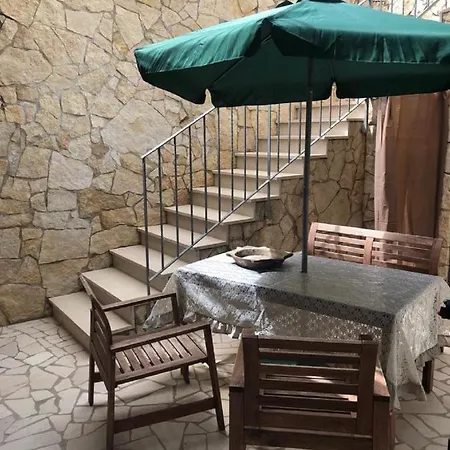 Odegos Mono & Trilo B&B